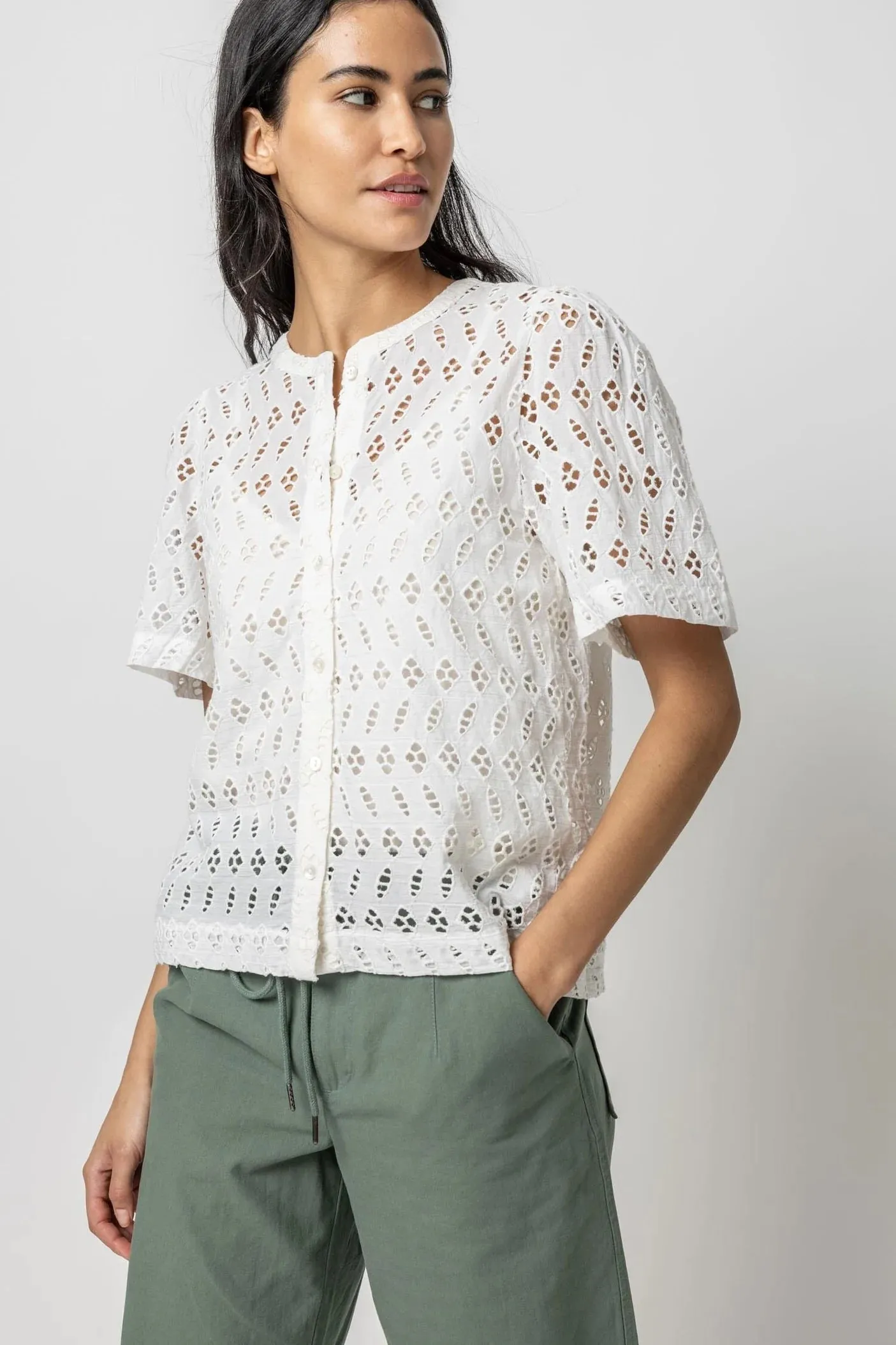 EYELET SHORT SLEEVE BUTTON DOWN