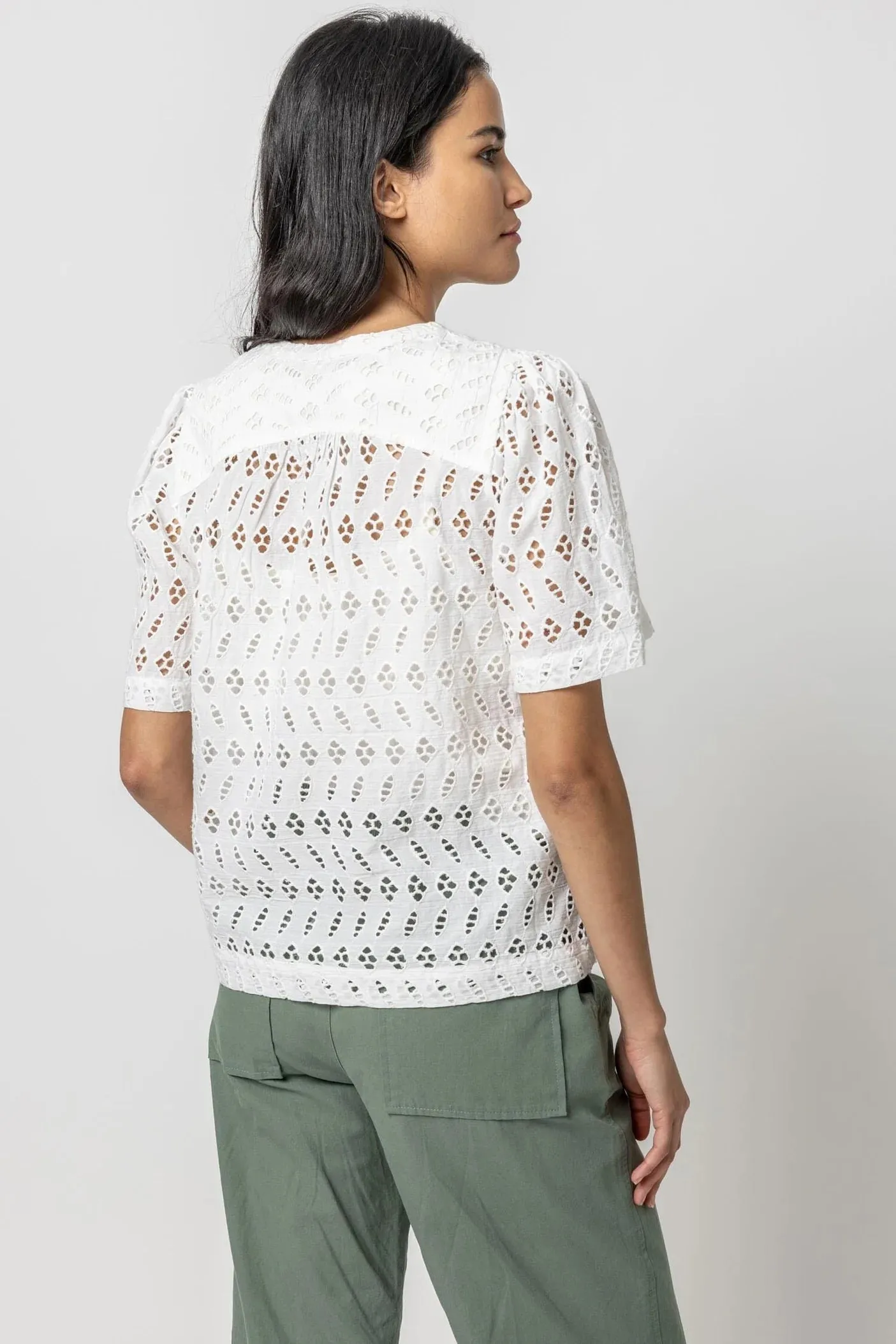 EYELET SHORT SLEEVE BUTTON DOWN