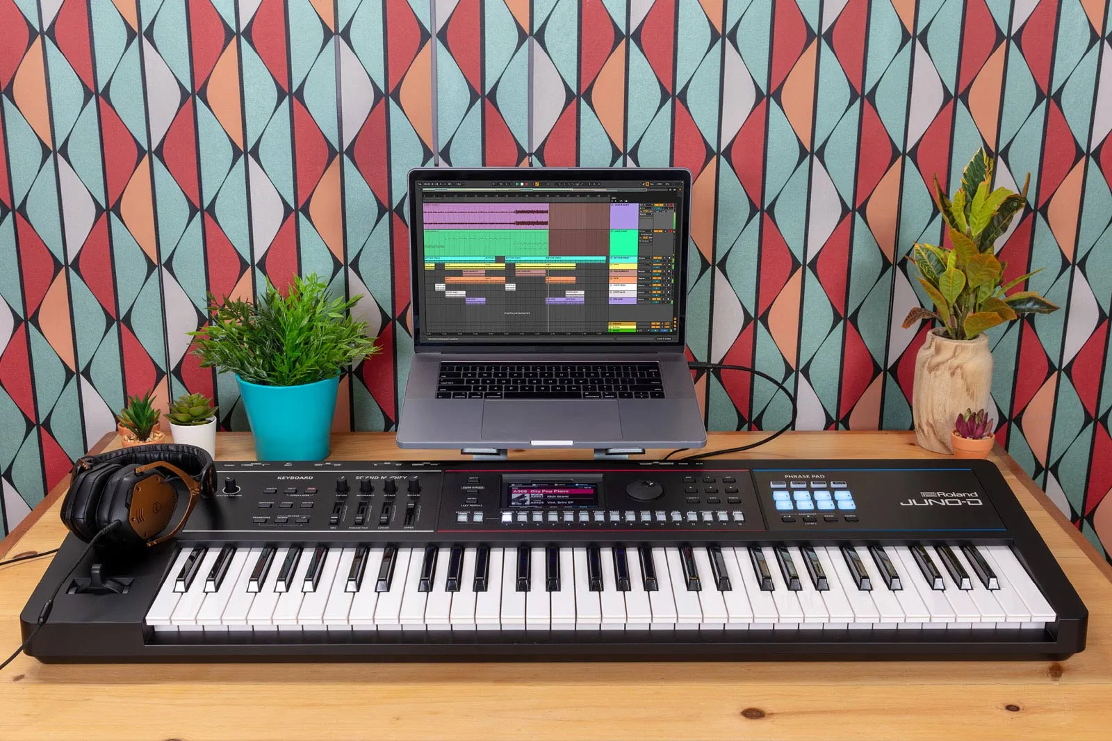 Roland JUNO-D6 Performance Synthesizer Keyboard (61 keys)