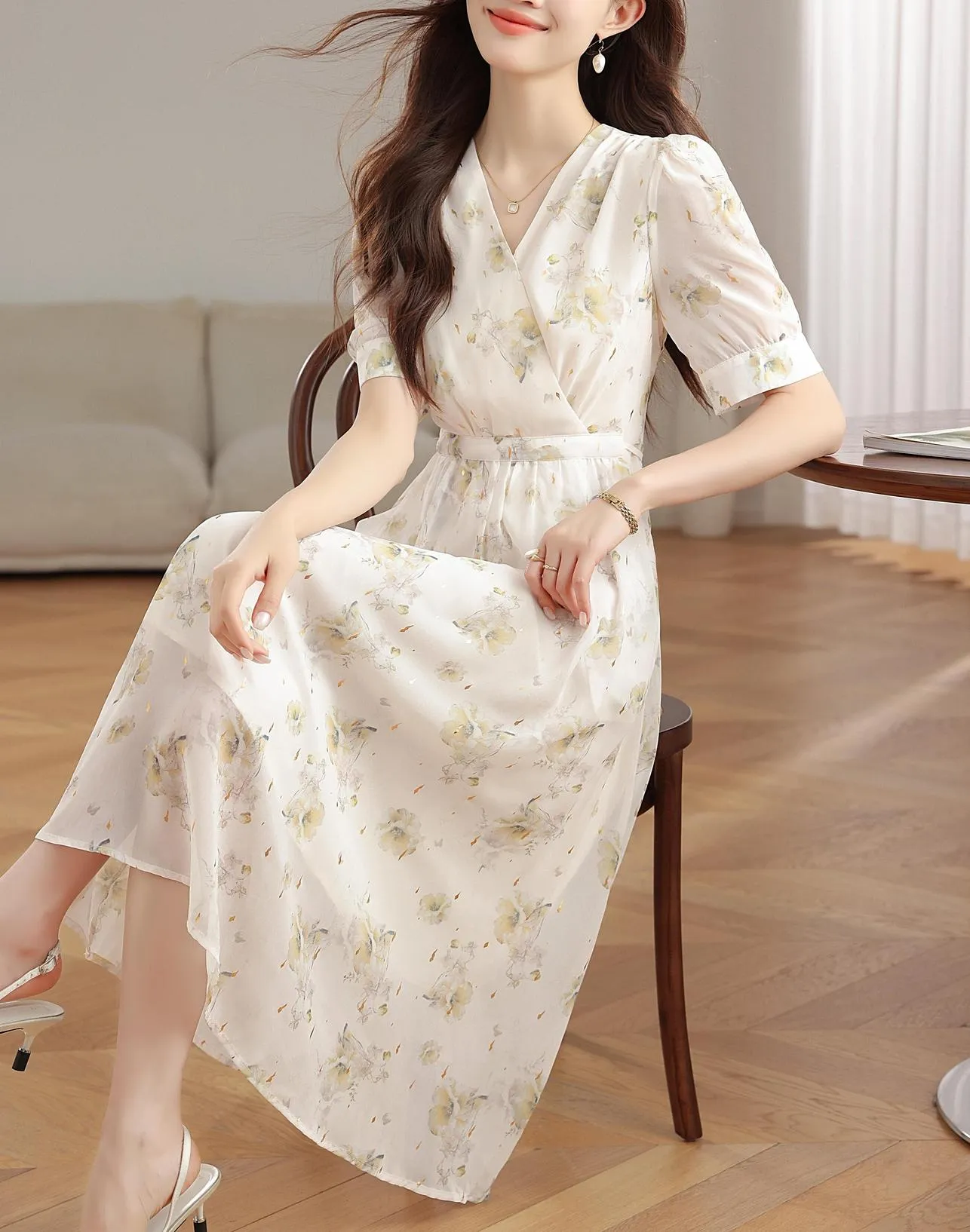 Stylish Women's Dress with Waist-Cinching Ties and Tulle Hem