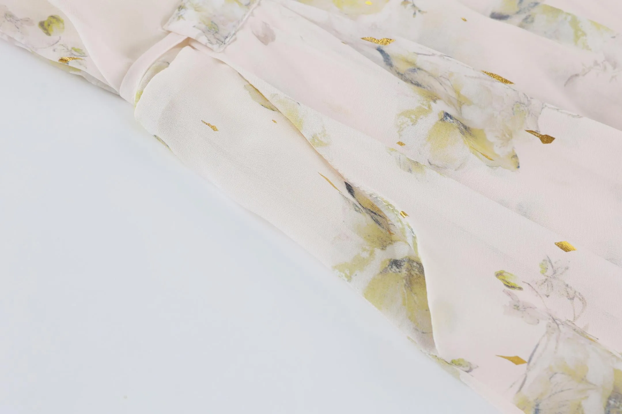 Stylish Women's Dress with Waist-Cinching Ties and Tulle Hem