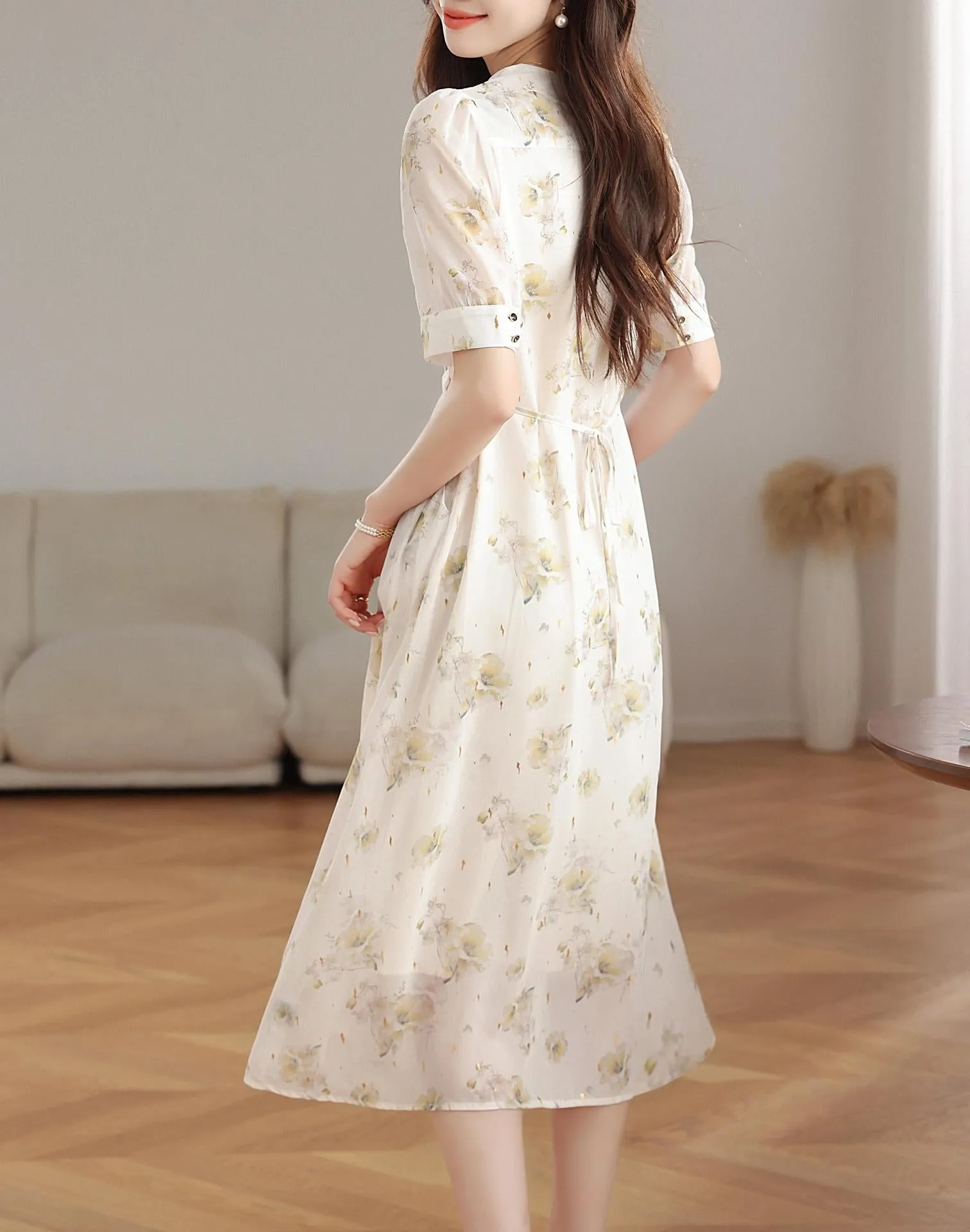 Stylish Women's Dress with Waist-Cinching Ties and Tulle Hem