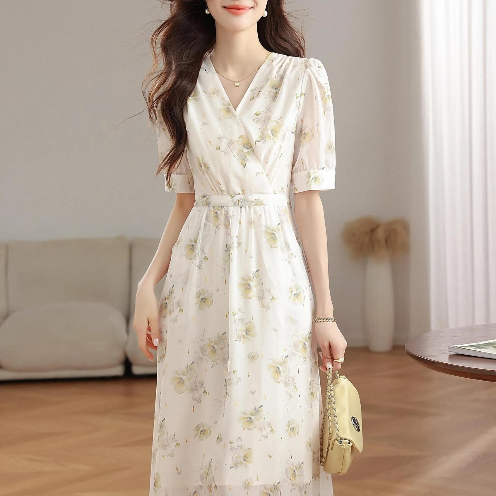 Stylish Women's Dress with Waist-Cinching Ties and Tulle Hem