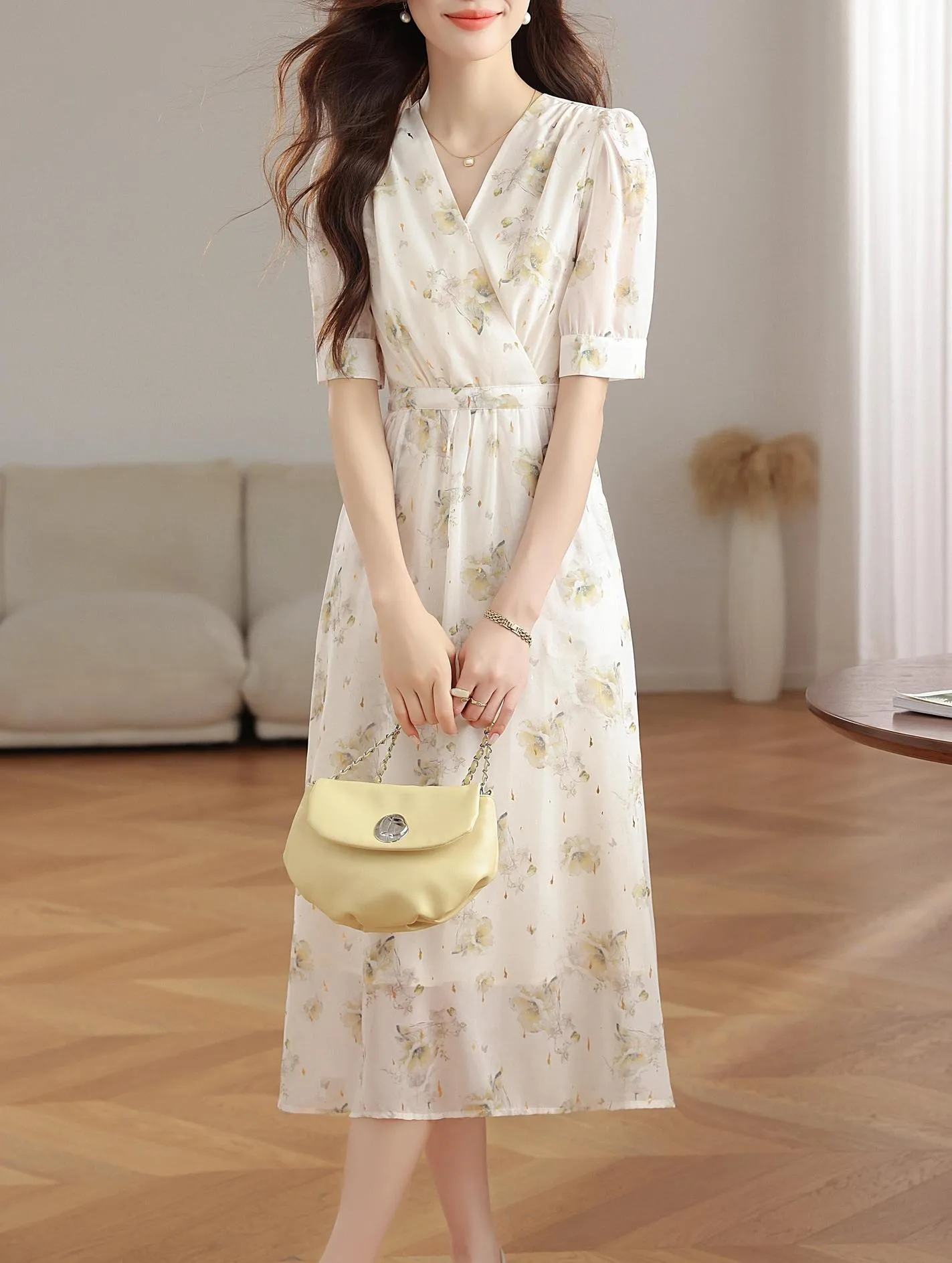 Stylish Women's Dress with Waist-Cinching Ties and Tulle Hem
