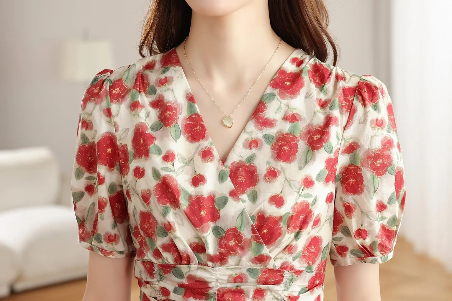 Vintage-Inspired Beach Maxi Dress with a Flattering Fit
