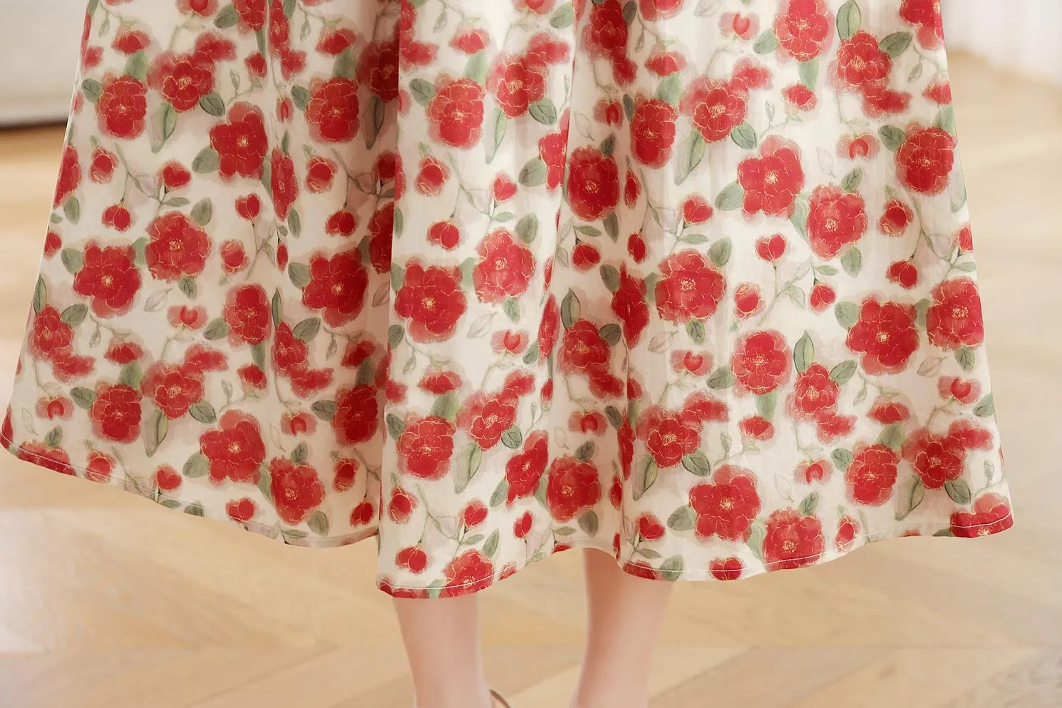 Vintage-Inspired Beach Maxi Dress with a Flattering Fit