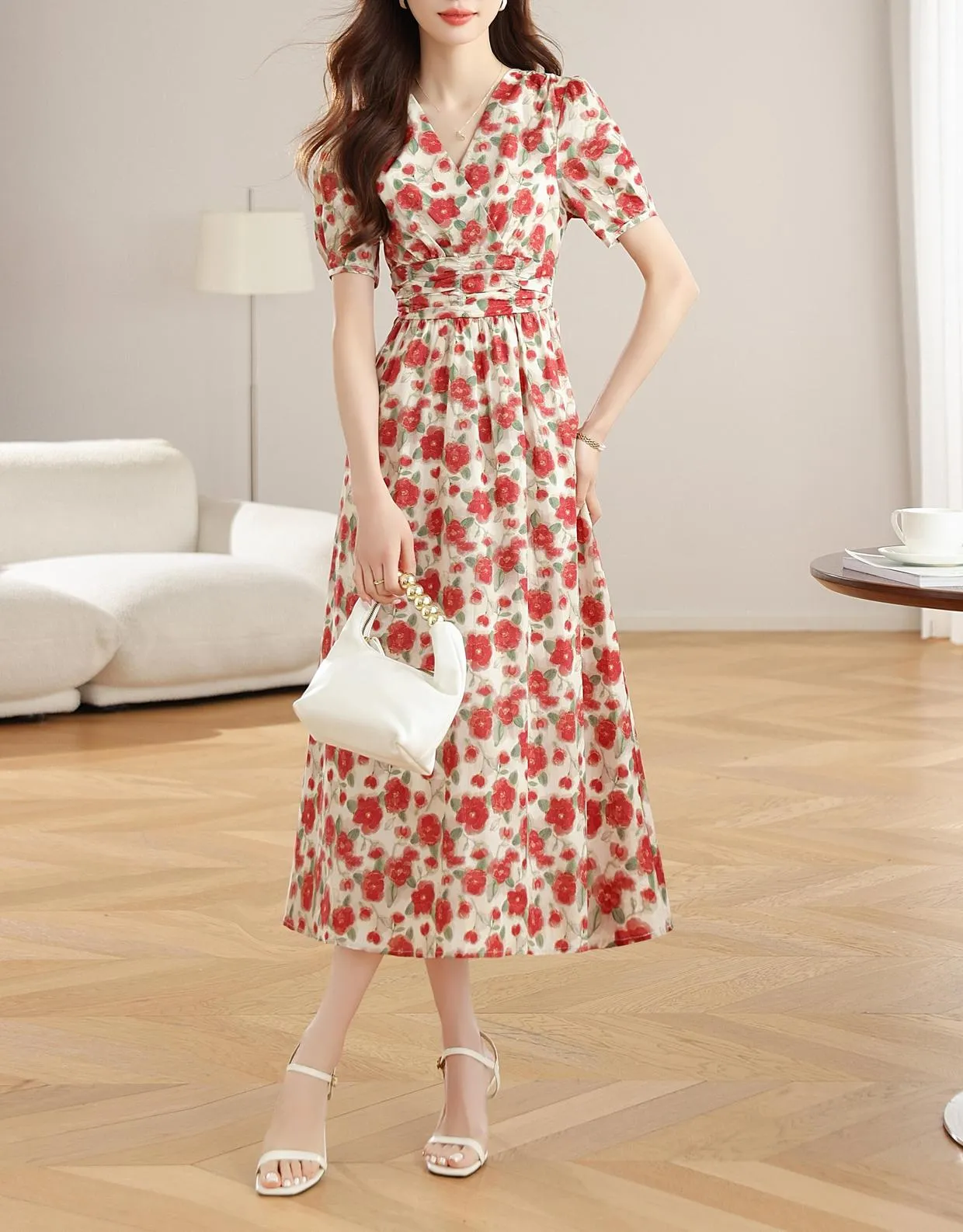 Vintage-Inspired Beach Maxi Dress with a Flattering Fit