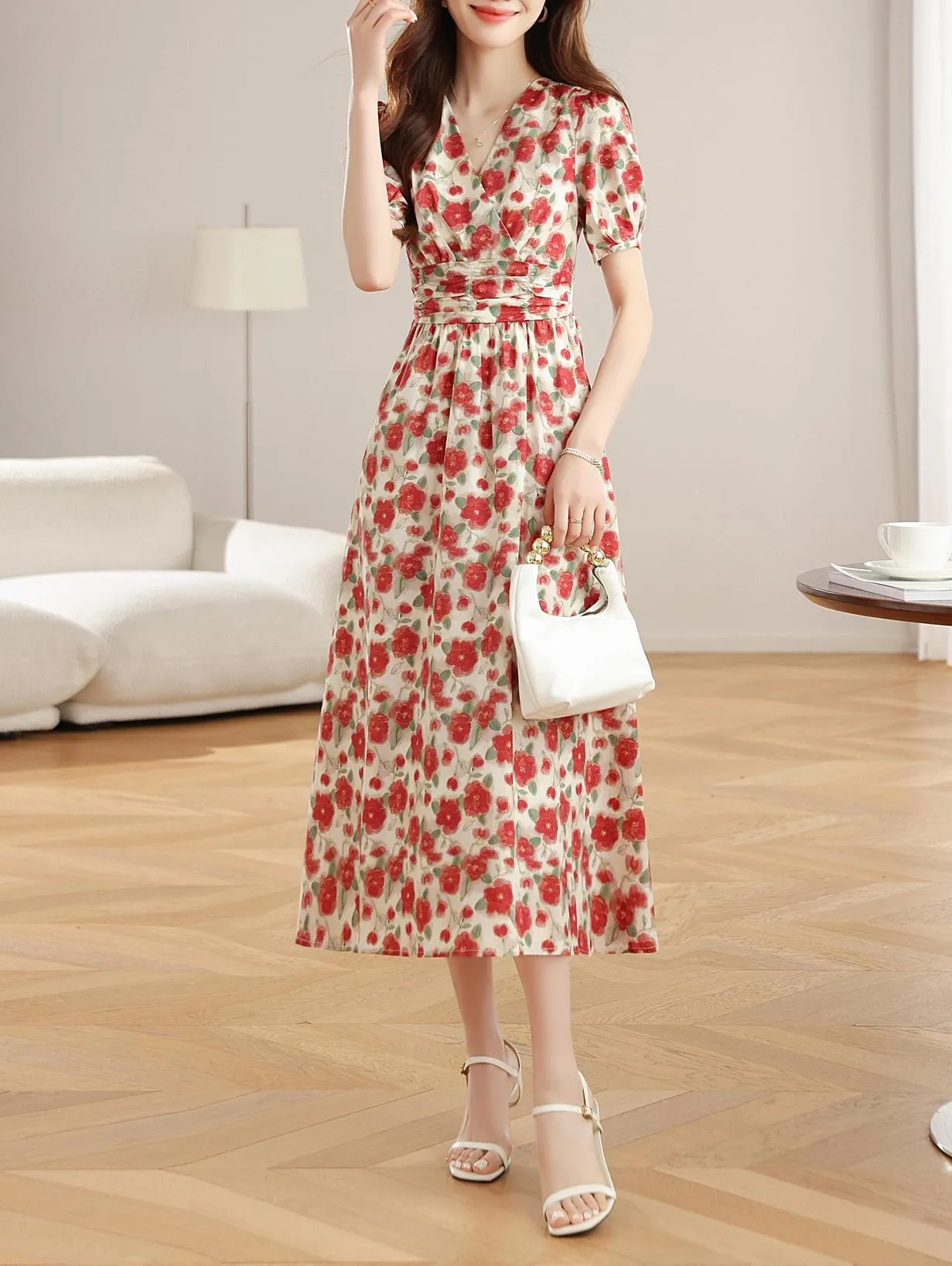 Vintage-Inspired Beach Maxi Dress with a Flattering Fit