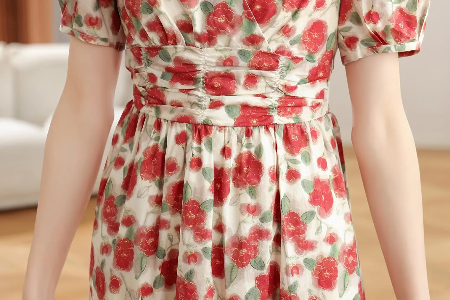 Vintage-Inspired Beach Maxi Dress with a Flattering Fit