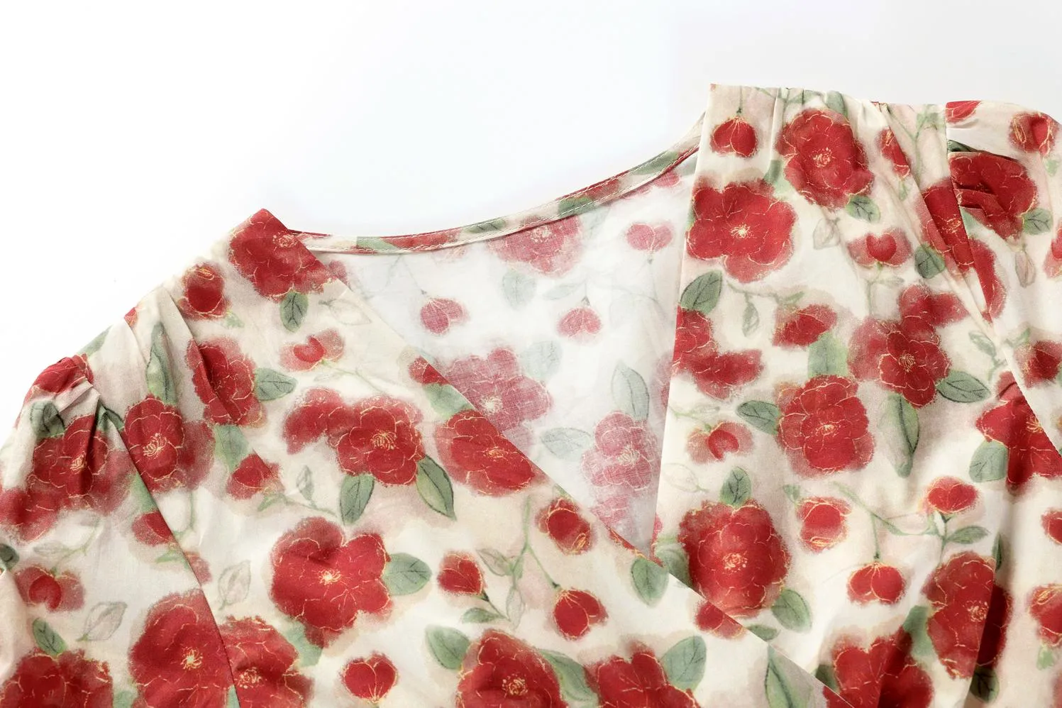 Vintage-Inspired Beach Maxi Dress with a Flattering Fit