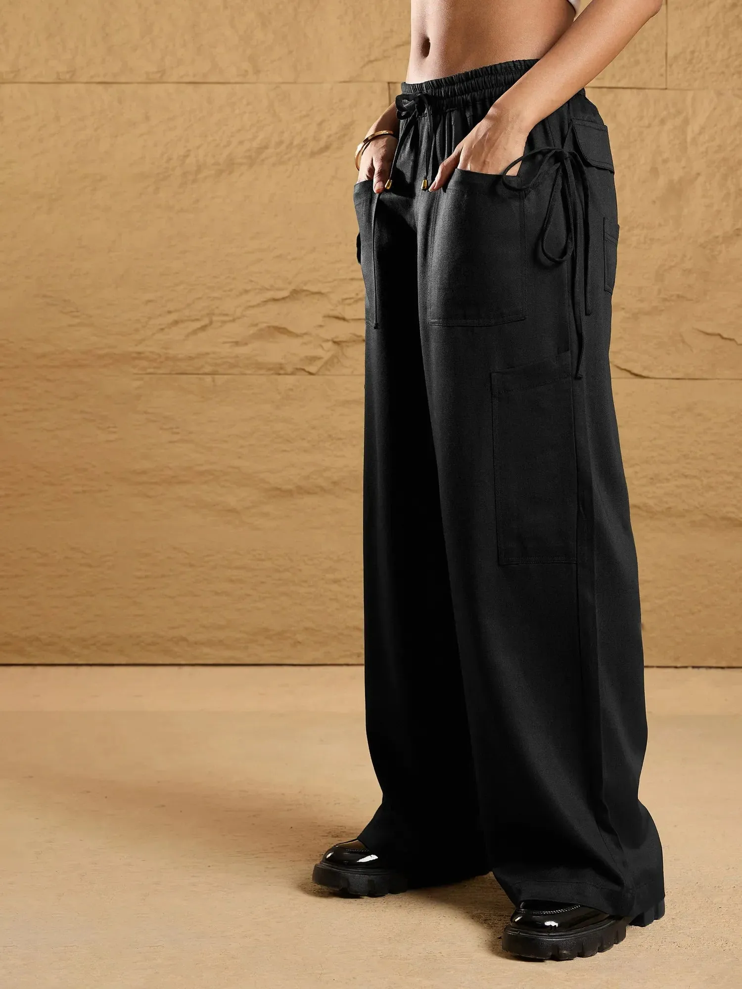 Women Black Waist Drawstring Cargo Pants-SFPANT50870